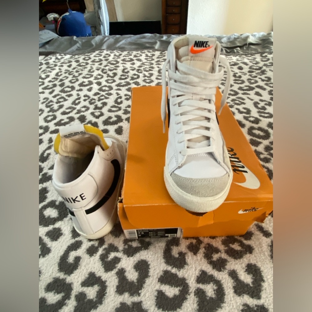 Nike Blazer Mid ‘77 Women’s 7.5